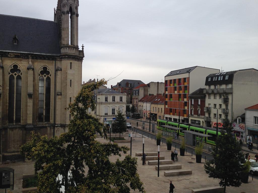 Hotel Le Parisien Reims Zewnętrze zdjęcie